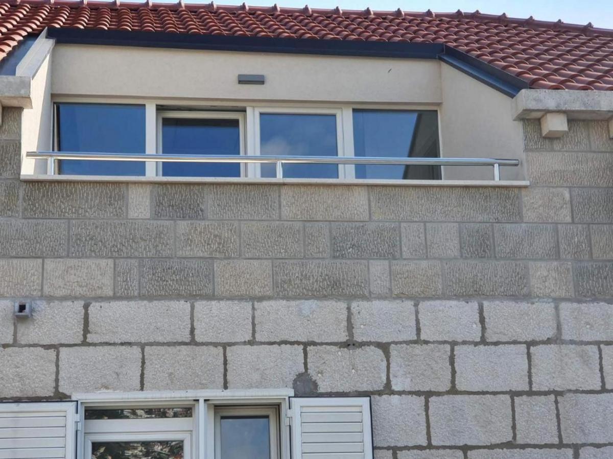 Tirena Apartment *